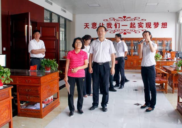 濟(jì)寧市政協(xié)副主席戴偉娟一行蒞臨天意機械調(diào)研指導(dǎo)