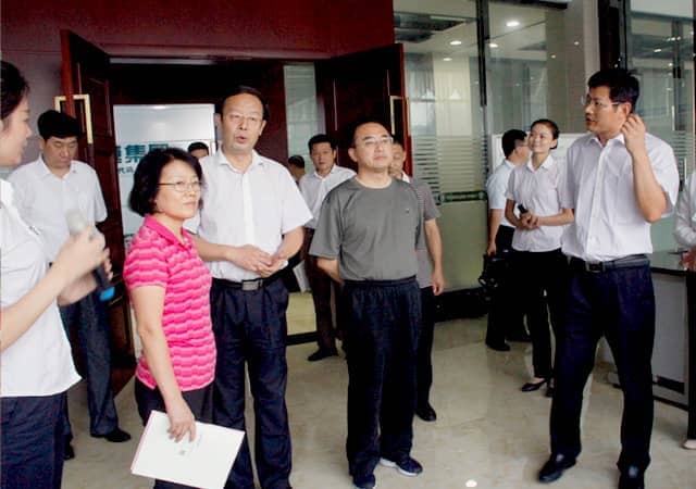 濟(jì)寧市政協(xié)副主席戴偉娟一行蒞臨天意機械調(diào)研指導(dǎo)