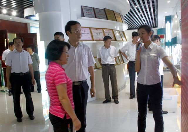 濟(jì)寧市政協(xié)副主席戴偉娟一行蒞臨天意機械調(diào)研指導(dǎo)