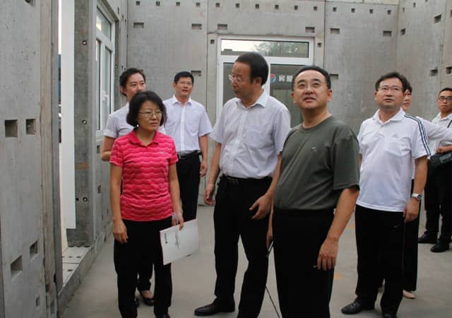 濟(jì)寧市政協(xié)副主席戴偉娟一行蒞臨天意機械調(diào)研指導(dǎo)
